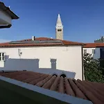 Square View - Near *