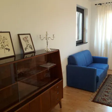 Square View - Near Apartman *