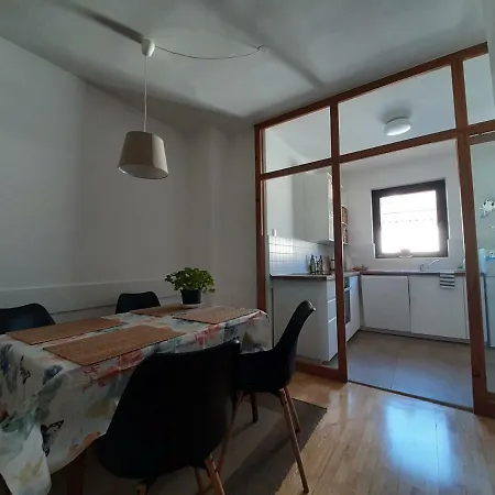 Square View - Near * 科佩尔