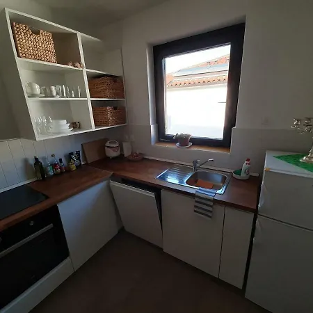 Apartma Square View - Near